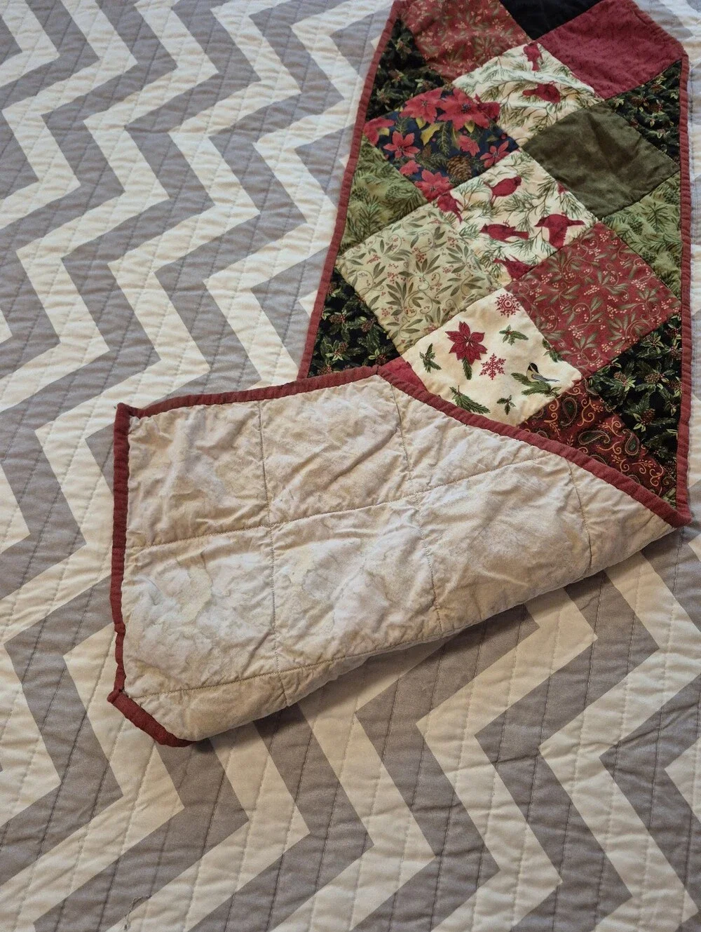 🌿5/$25 Quilted Christmas Cardinal Tablerunner